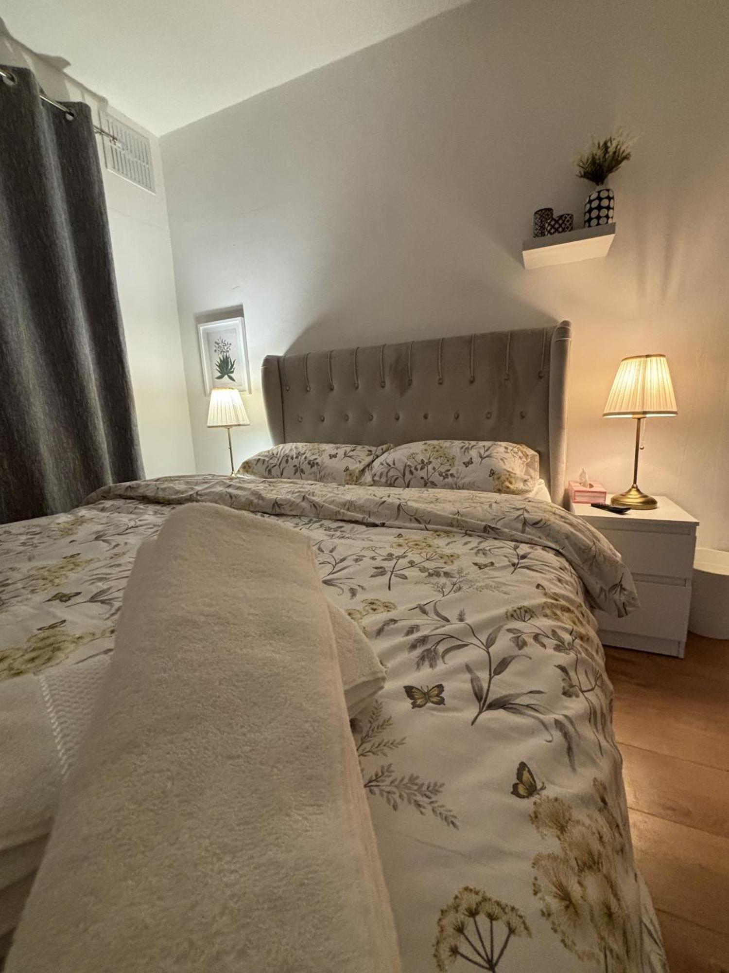 Charming And Cosy London Home, Garden, Parking & Family Fun Mitcham Esterno foto